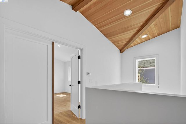 912 914 61st Street, Oakland, CA 94608