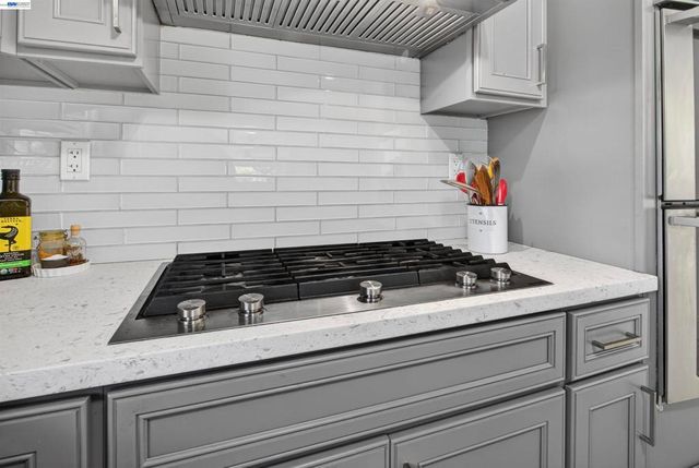 912 914 61st Street, Oakland, CA 94608