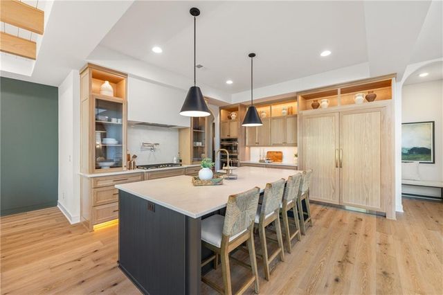 17016 Rosehill Street, Overland Park, KS 66221