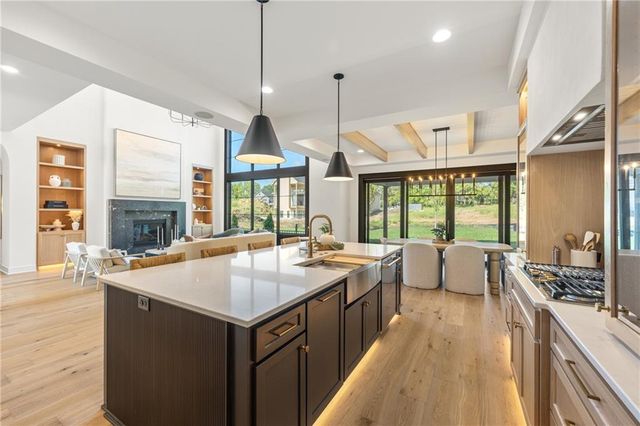 17016 Rosehill Street, Overland Park, KS 66221
