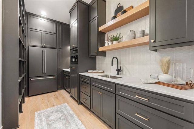17016 Rosehill Street, Overland Park, KS 66221
