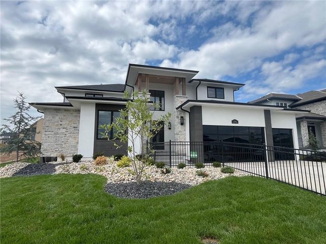 17016 Rosehill Street, Overland Park, KS 66221