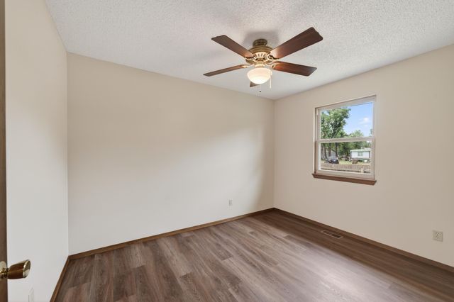 5554 S Malpaso St, Wichita, KS 67217