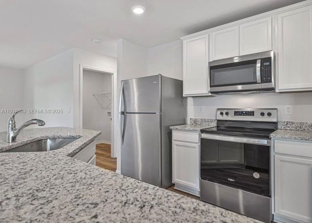 861 WINWOOD CIRCLE, Fort Myers, FL 33913