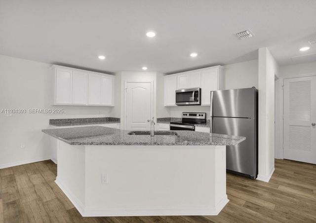 861 WINWOOD CIRCLE, Fort Myers, FL 33913