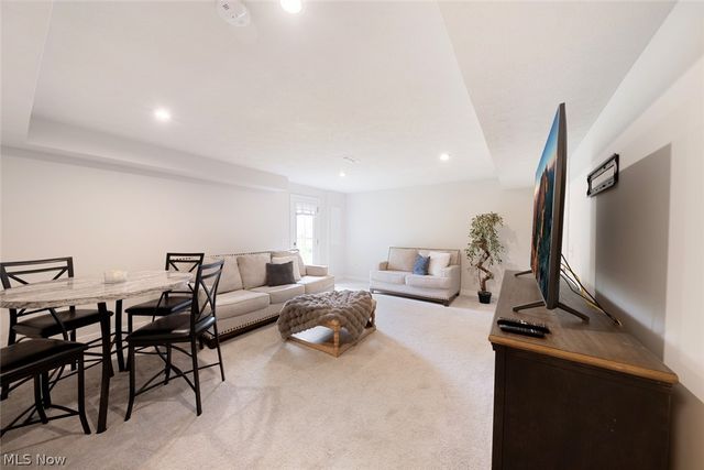 1423 Chateau Place, Avon, OH 44011