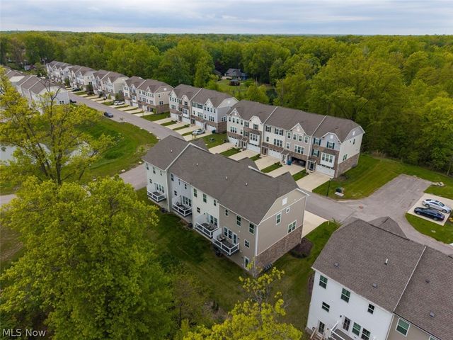1423 Chateau Place, Avon, OH 44011