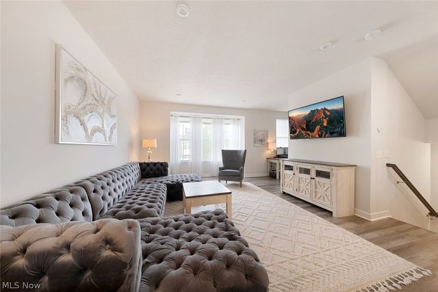 1423 Chateau Place, Avon, OH 44011