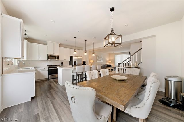 1423 Chateau Place, Avon, OH 44011