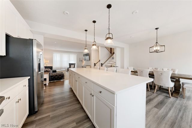 1423 Chateau Place, Avon, OH 44011