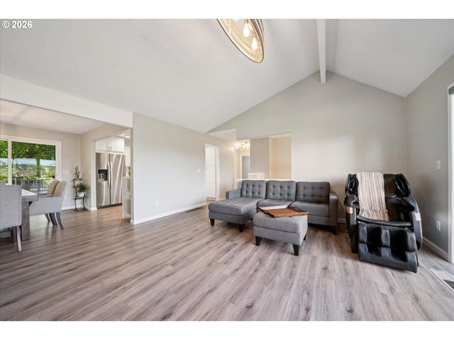 14622 Ne ROSE Pkwy, Portland, OR 97230