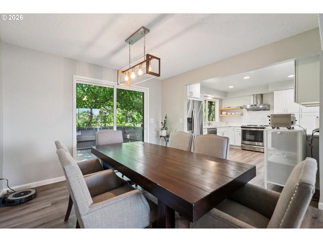 14622 Ne ROSE Pkwy, Portland, OR 97230