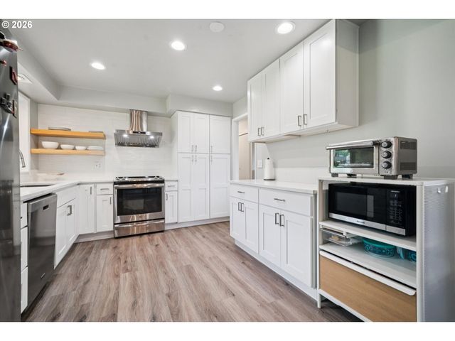 14622 Ne ROSE Pkwy, Portland, OR 97230