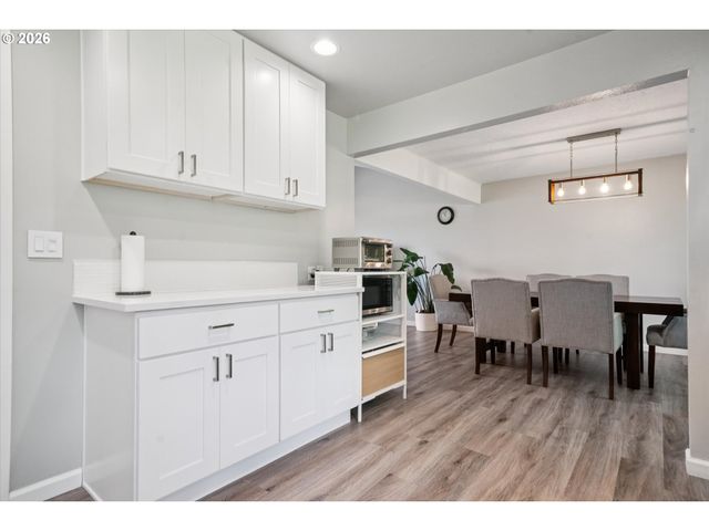 14622 Ne ROSE Pkwy, Portland, OR 97230
