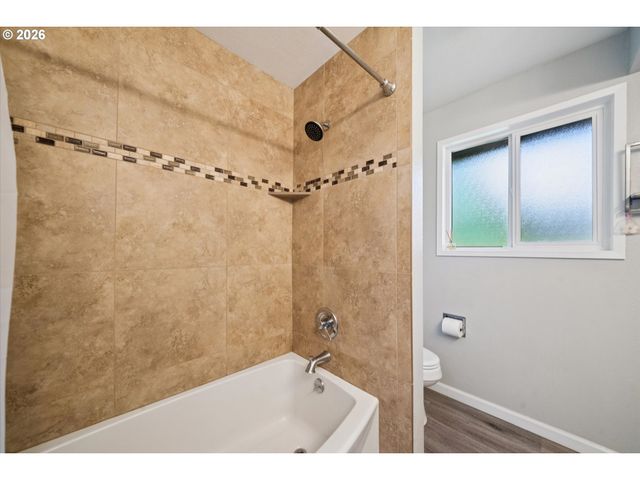 14622 Ne ROSE Pkwy, Portland, OR 97230