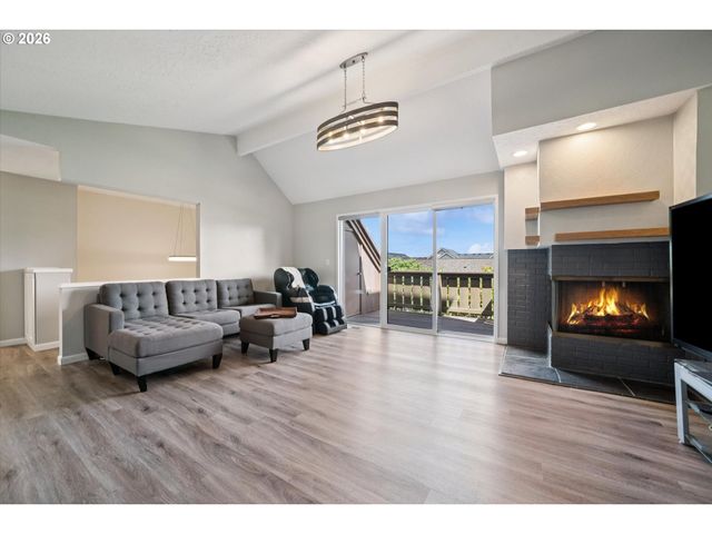 14622 Ne ROSE Pkwy, Portland, OR 97230