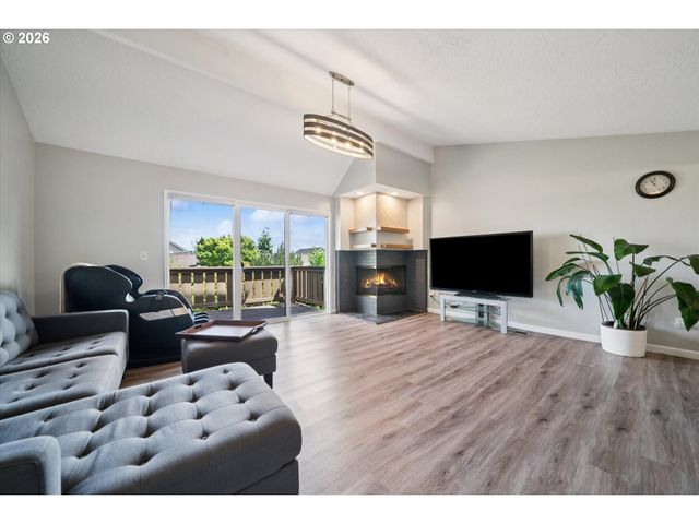 14622 Ne ROSE Pkwy, Portland, OR 97230