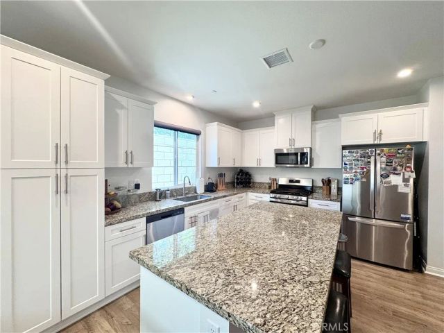 16066 Carrara Lane, Fontana, CA 92336