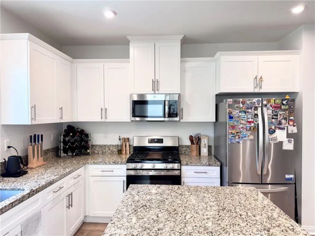 16066 Carrara Lane, Fontana, CA 92336
