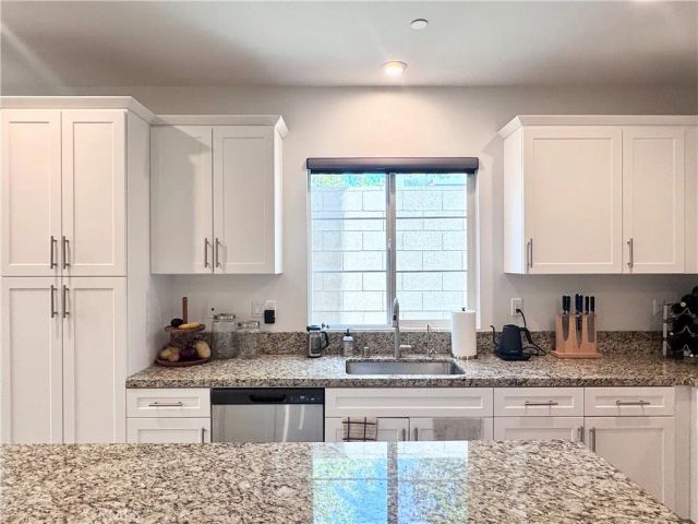 16066 Carrara Lane, Fontana, CA 92336