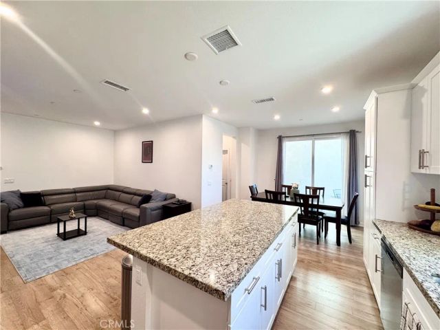 16066 Carrara Lane, Fontana, CA 92336