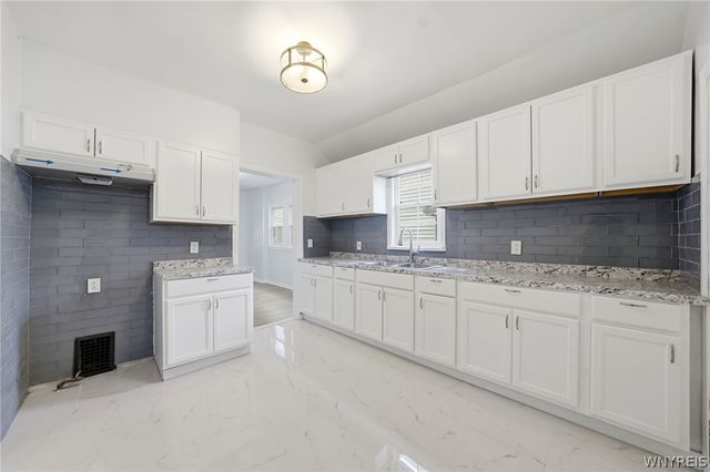 262 Sumner Place, Buffalo, NY 14211