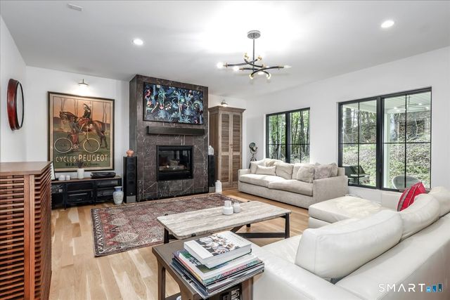 38 Hickory Lane, Ridgefield, CT 06877