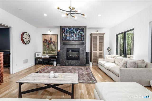 38 Hickory Lane, Ridgefield, CT 06877