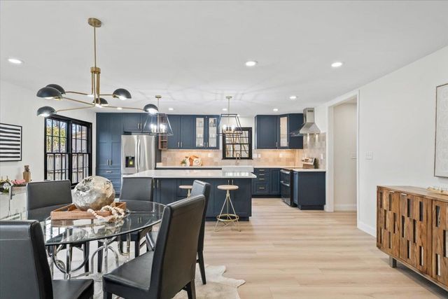 7944 DOVIE LN, Germantown, TN 38138