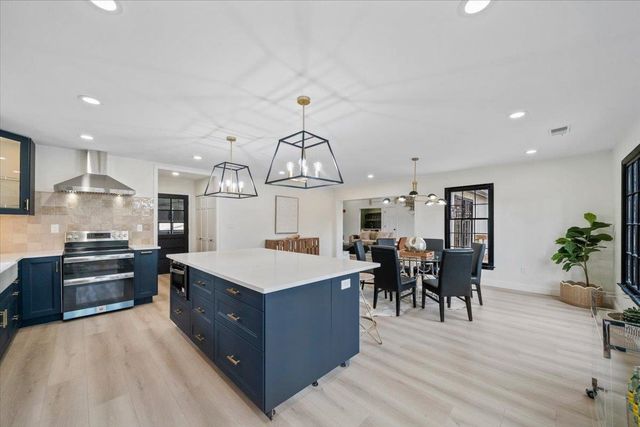 7944 DOVIE LN, Germantown, TN 38138