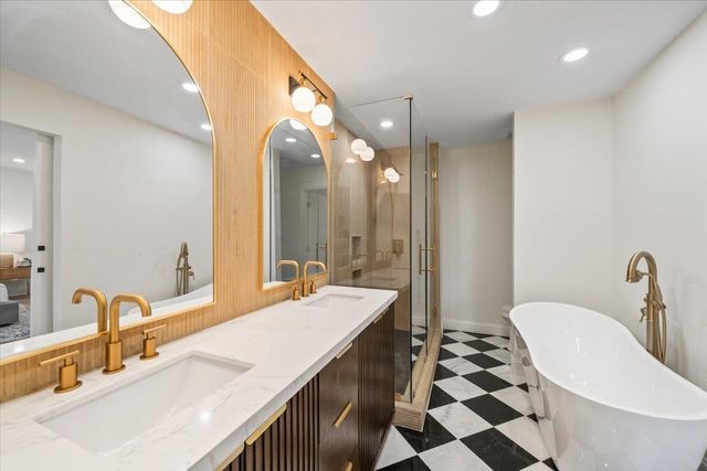 7944 DOVIE LN, Germantown, TN 38138