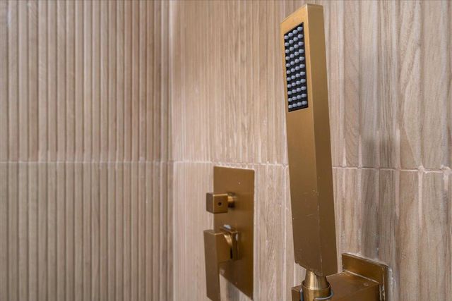 7944 DOVIE LN, Germantown, TN 38138