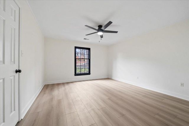 7944 DOVIE LN, Germantown, TN 38138