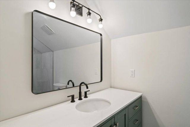 7944 DOVIE LN, Germantown, TN 38138