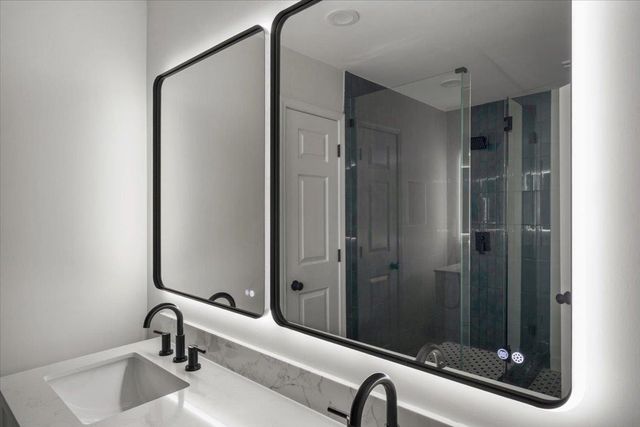 7944 DOVIE LN, Germantown, TN 38138