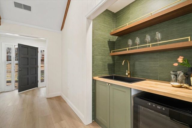 7944 DOVIE LN, Germantown, TN 38138