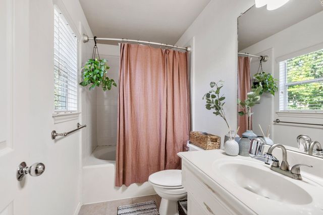 1425 W 26th Street A, Houston, TX 77008