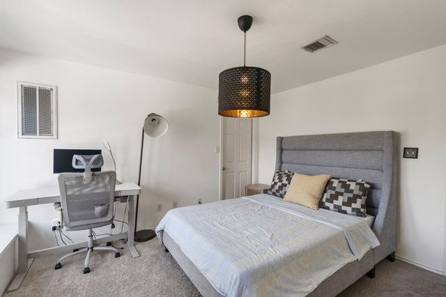 1425 W 26th Street A, Houston, TX 77008