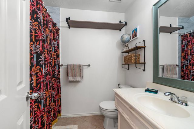 1425 W 26th Street A, Houston, TX 77008