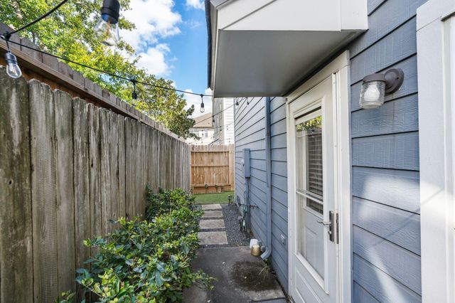 1425 W 26th Street A, Houston, TX 77008