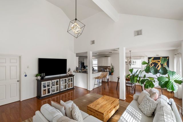 1425 W 26th Street A, Houston, TX 77008