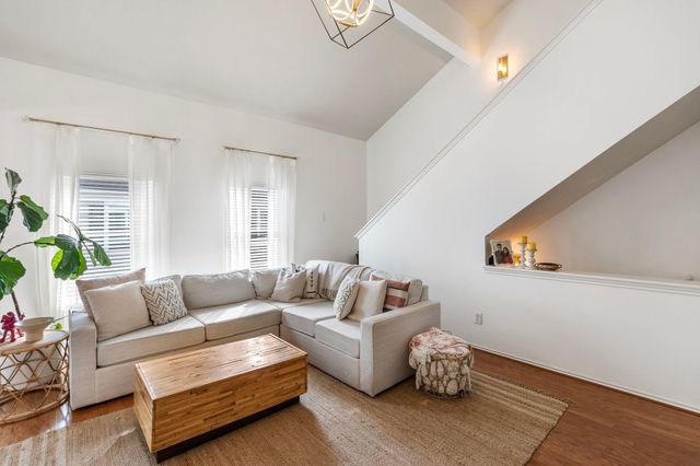 1425 W 26th Street A, Houston, TX 77008