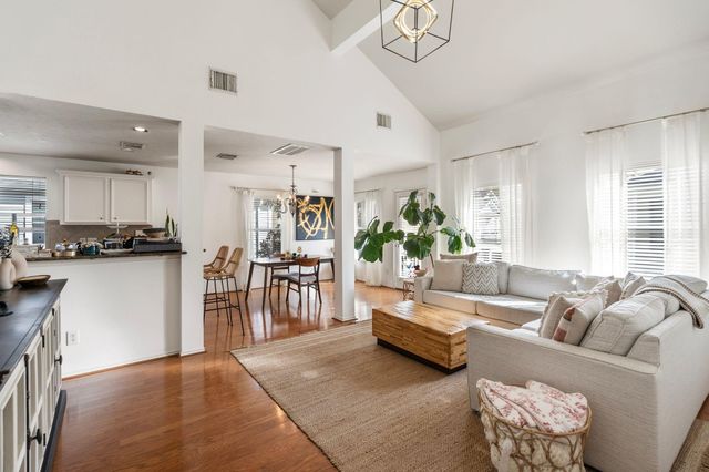 1425 W 26th Street A, Houston, TX 77008