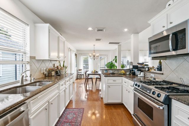 1425 W 26th Street A, Houston, TX 77008