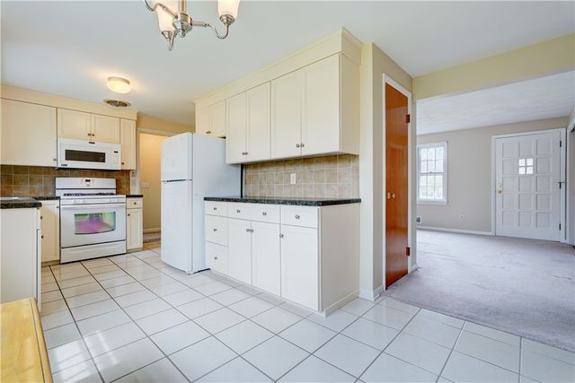 139 Camille Drive, Greece, NY 14612