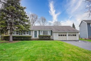 139 Camille Drive, Greece, NY 14612