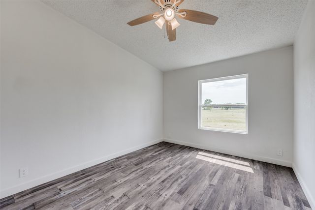 140 Terri Drive, Collinsville, TX 76233