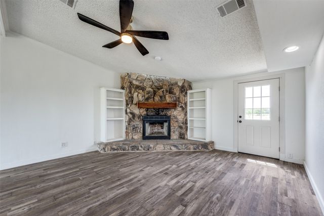 140 Terri Drive, Collinsville, TX 76233