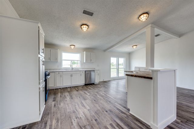 140 Terri Drive, Collinsville, TX 76233