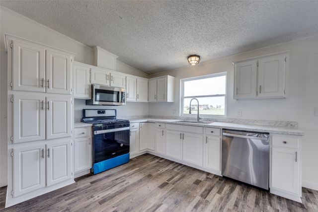 140 Terri Drive, Collinsville, TX 76233